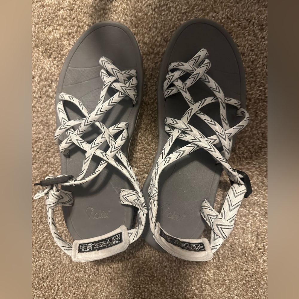 Viakix Gray Strappy Hiking Sandals – Lightweight.  Size 9